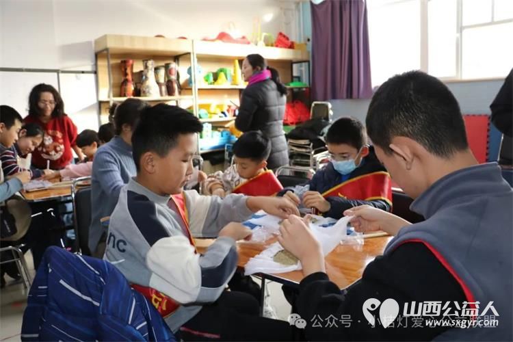 残健融合 喜迎龙年——小桔灯公益在行动小桔灯小志愿者走进安健儿公益服务中心 - 第11张 - 山西公益人 残健融合 喜迎龙年——小桔灯公益在行动小桔灯小志愿者走进安健儿公益服务中心 - 第11张