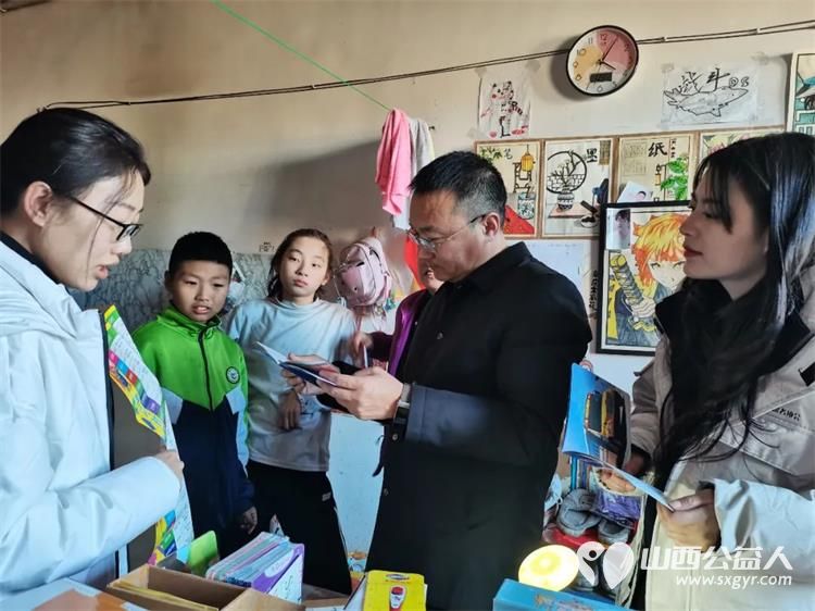 共青团石楼县委同石楼县青年志愿者协会、石楼县大学生志愿者联盟前往快递从业人员家中慰问 - 第10张 - 山西公益人 共青团石楼县委同石楼县青年志愿者协会、石楼县大学生志愿者联盟前往快递从业人员家中慰问 - 第10张