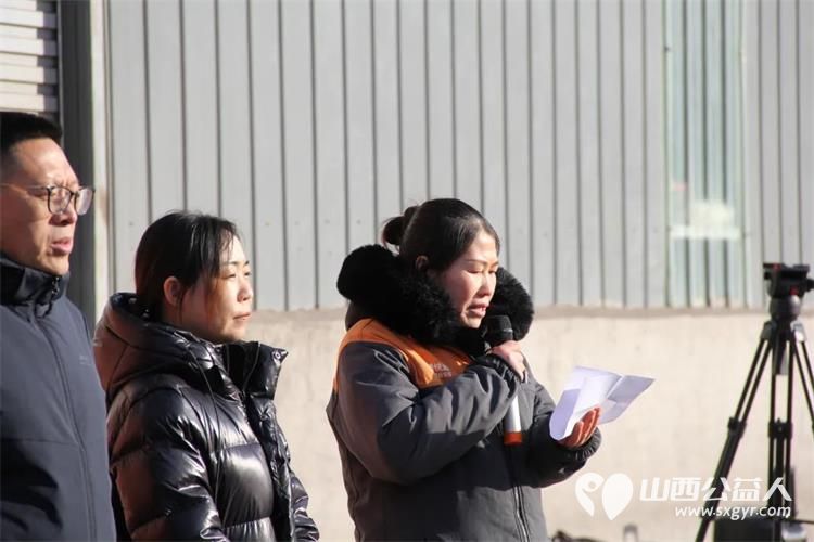 情系新业态·冬日送温暖——吕梁团市委、市青联开展关爱快递从业青年行动送去了方便面、太谷饼、奶茶、手套等慰问品 - 第7张