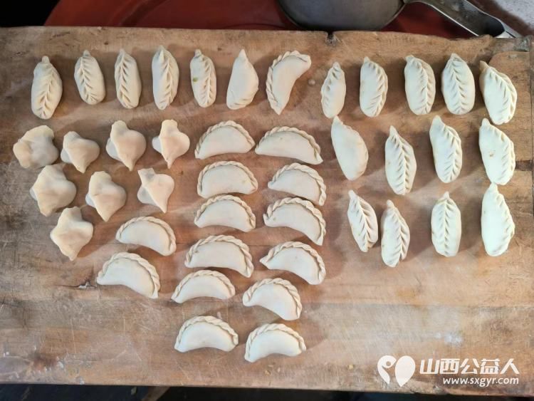 介休市敬老协会走入义安镇白家堡村送温暖公益活动入户特困老人傅万善家中 - 第10张 - 山西公益人 介休市敬老协会走入义安镇白家堡村送温暖公益活动入户特困老人傅万善家中 - 第10张