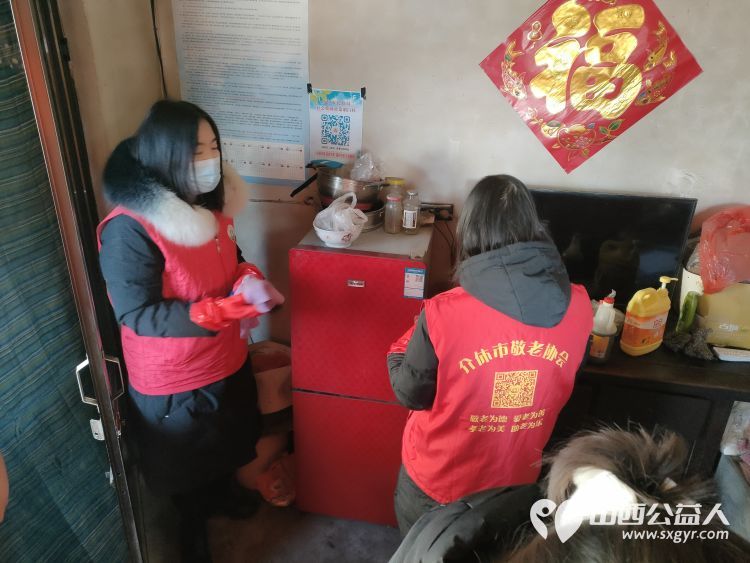介休市敬老协会走入义安镇白家堡村送温暖公益活动入户特困老人傅万善家中 - 第7张 - 山西公益人 介休市敬老协会走入义安镇白家堡村送温暖公益活动入户特困老人傅万善家中 - 第7张