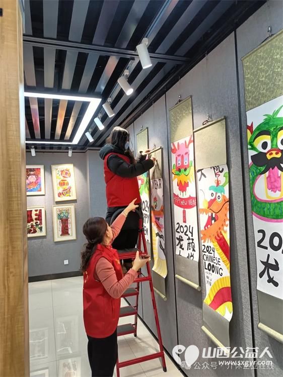 介休市北关街道彦博路社区志愿者协会受邀参加介休少儿书画展布展志愿活动 - 第15张 - 山西公益人 介休市北关街道彦博路社区志愿者协会受邀参加介休少儿书画展布展志愿活动 - 第15张