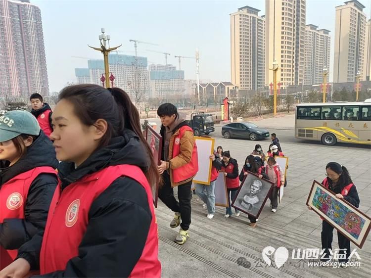 介休市北关街道彦博路社区志愿者协会受邀参加介休少儿书画展布展志愿活动 - 第4张 - 山西公益人 介休市北关街道彦博路社区志愿者协会受邀参加介休少儿书画展布展志愿活动 - 第4张