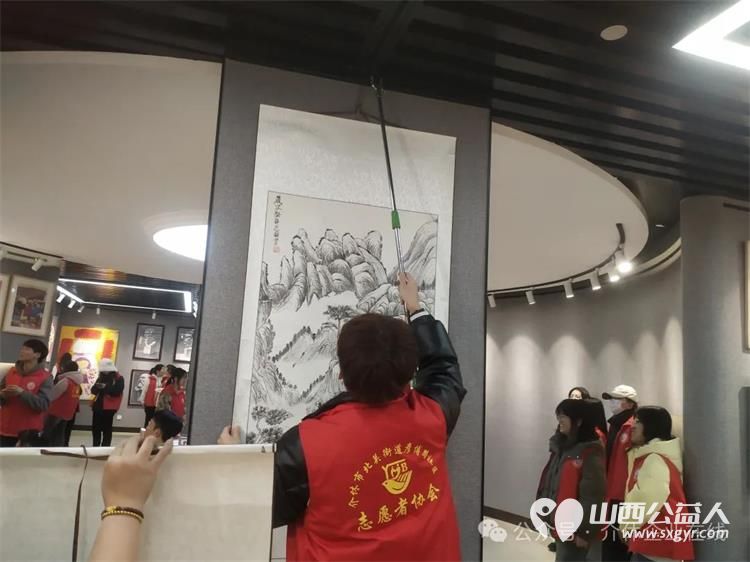 介休市北关街道彦博路社区志愿者协会受邀参加介休少儿书画展布展志愿活动 - 第14张 - 山西公益人 介休市北关街道彦博路社区志愿者协会受邀参加介休少儿书画展布展志愿活动 - 第14张