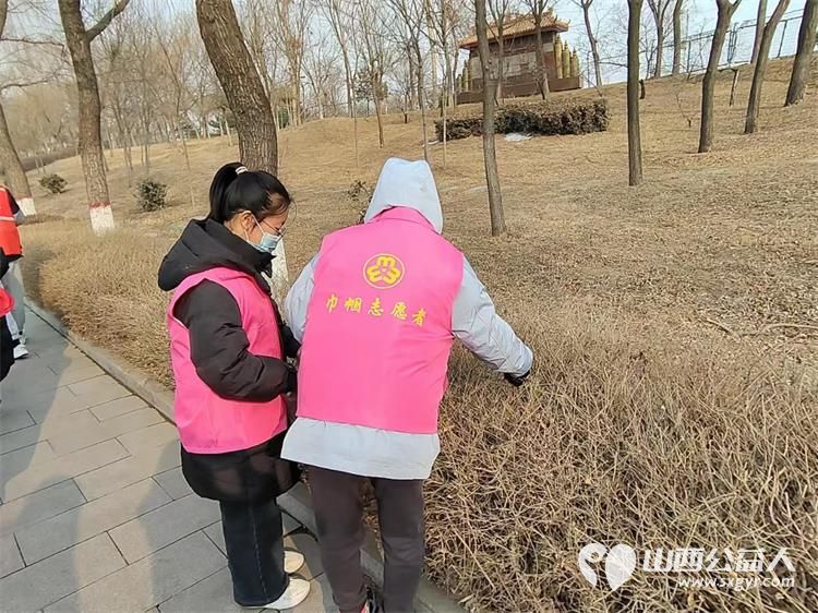 文水县爱心帮扶志愿者协会组织放假大学生开展“保护文峪河”爱心活动连日来天天清理文峪河河道垃圾 - 第12张 - 山西公益人 文水县爱心帮扶志愿者协会组织放假大学生开展“保护文峪河”爱心活动连日来天天清理文峪河河道垃圾 - 第12张