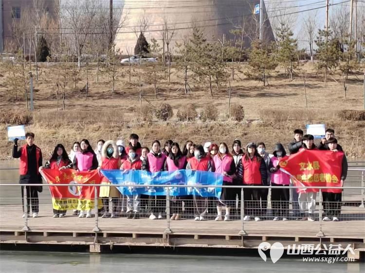 文水县爱心帮扶志愿者协会组织放假大学生开展“保护文峪河”爱心活动连日来天天清理文峪河河道垃圾 - 第2张 - 山西公益人 文水县爱心帮扶志愿者协会组织放假大学生开展“保护文峪河”爱心活动连日来天天清理文峪河河道垃圾 - 第2张