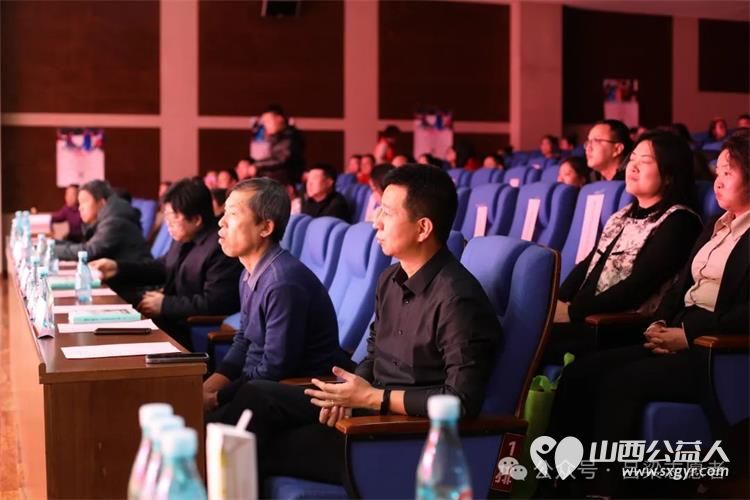 吕梁市离石区青年志愿者协会举办的“与爱同行15载 同心筑梦再出发”2023年会盛典暨优秀志愿者表彰大会在吕梁市图书馆隆重举行 - 第2张 - 山西公益人 吕梁市离石区青年志愿者协会举办的“与爱同行15载 同心筑梦再出发”2023年会盛典暨优秀志愿者表彰大会在吕梁市图书馆隆重举行 - 第2张