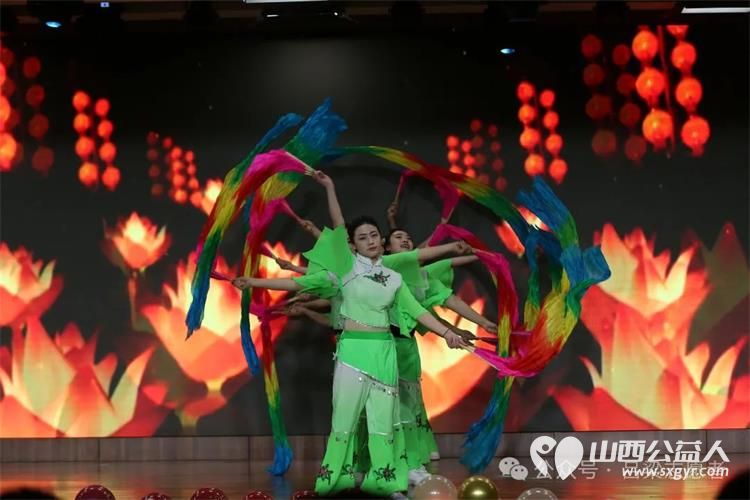 吕梁市离石区青年志愿者协会举办的“与爱同行15载 同心筑梦再出发”2023年会盛典暨优秀志愿者表彰大会在吕梁市图书馆隆重举行 - 第11张 - 山西公益人 吕梁市离石区青年志愿者协会举办的“与爱同行15载 同心筑梦再出发”2023年会盛典暨优秀志愿者表彰大会在吕梁市图书馆隆重举行 - 第11张