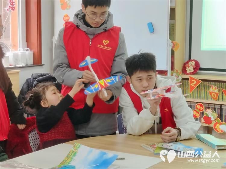 石楼县大学生志愿者联盟组织志愿者活动根本停不下来 - 第9张