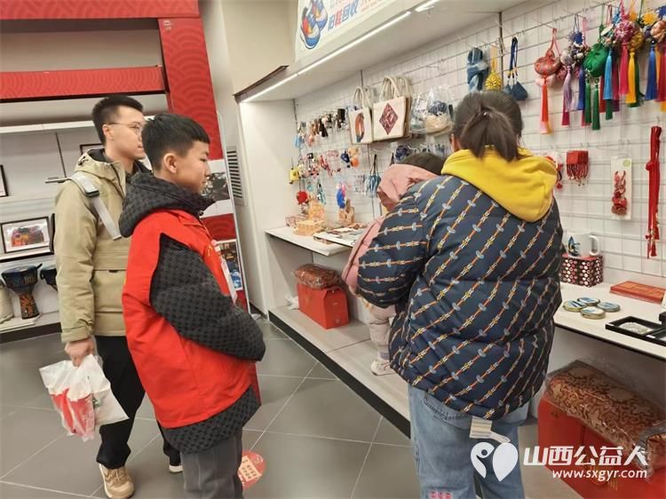 太原市安健儿北美N1公益文创摊位志愿者家庭与心青年融合售卖创好收益 - 第3张 - 山西公益人 太原市安健儿北美N1公益文创摊位志愿者家庭与心青年融合售卖创好收益 - 第3张