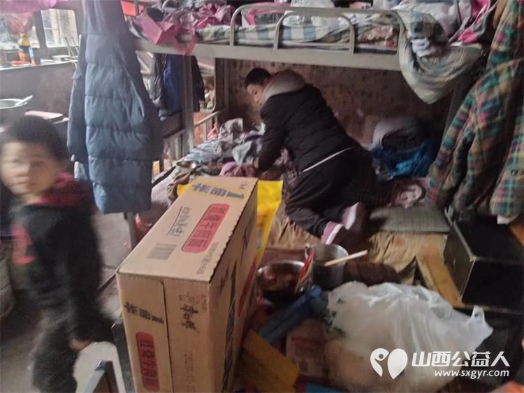 太原市学雷锋总队武利军带领志愿者去清徐县看望生活困难家庭送上生活必需用品 - 第9张 - 山西公益人 太原市学雷锋总队武利军带领志愿者去清徐县看望生活困难家庭送上生活必需用品 - 第9张