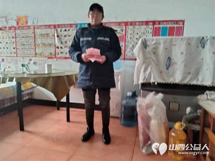 太原市学雷锋总队武利军带领志愿者去清徐县看望生活困难家庭送上生活必需用品 - 第6张 - 山西公益人 太原市学雷锋总队武利军带领志愿者去清徐县看望生活困难家庭送上生活必需用品 - 第6张