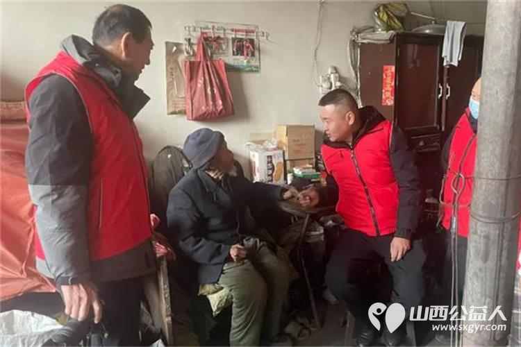 兴县同城爱心公益协会开展冬日暖阳活动来到兴县奥家湾乡安乐沟村李丑小家中慰问送去春节的祝福和慰问品 - 第3张