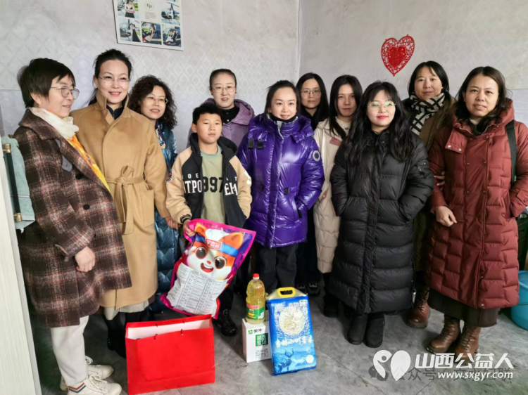 文水县妇联去开栅镇开栅村开展“迎新春 送温暖”走访慰问活动慰问困难妇女儿童 - 第1张