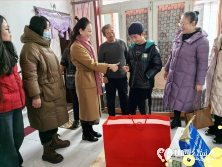 文水县妇联去开栅镇开栅村开展“迎新春 送温暖”走访慰问活动慰问困难妇女儿童 - 第3张