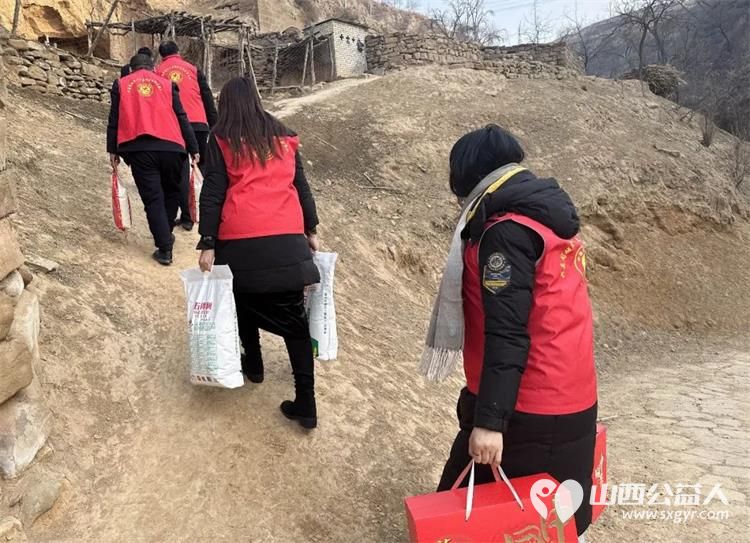 兴县同城爱心公益协会持续开展冬日暖阳慰问兴县赵家坪乡宋家塔村五户贫困户 - 第3张