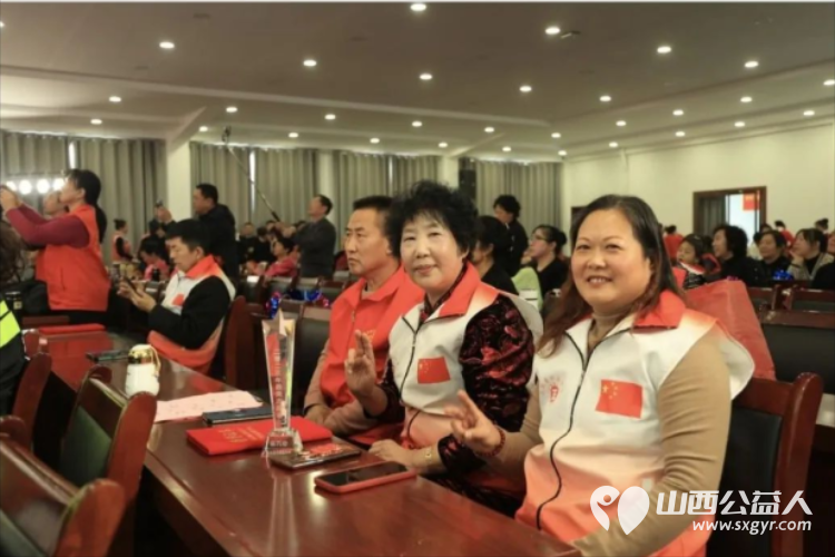 山西省吕梁市文水县平陵志愿者联合会在文水县私评社区举行【正能量公益】志愿服务山西文水联络站揭牌授旗仪式 - 第6张 - 山西公益人 山西省吕梁市文水县平陵志愿者联合会在文水县私评社区举行【正能量公益】志愿服务山西文水联络站揭牌授旗仪式 - 第6张