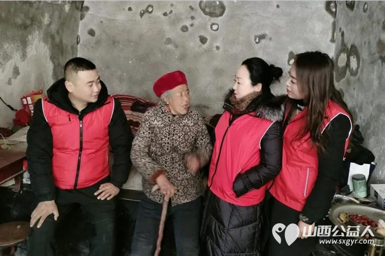 兴县同城爱心公益协会持续开展冬日暖阳慰问活动来到魏家滩镇高家崖村水油塔村慰问贫困户给他们送去大米白面黄油 - 第5张