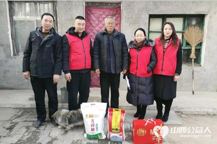兴县同城爱心公益协会持续开展冬日暖阳慰问活动来到魏家滩镇高家崖村水油塔村慰问贫困户给他们送去大米白面黄油 - 第2张