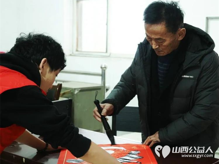 介休老年书画研究会与汾西矿业书法家协会共同在福馨园社区写春联·送万福 - 第6张