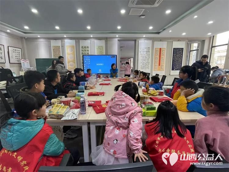 太原市儿童友好促进会,杏花岭区巨轮街道及富力华庭社区联合举办 把爱带回家真情暖童心 活动 - 第7张 - 山西公益人 太原市儿童友好促进会,杏花岭区巨轮街道及富力华庭社区联合举办 把爱带回家真情暖童心 活动 - 第7张