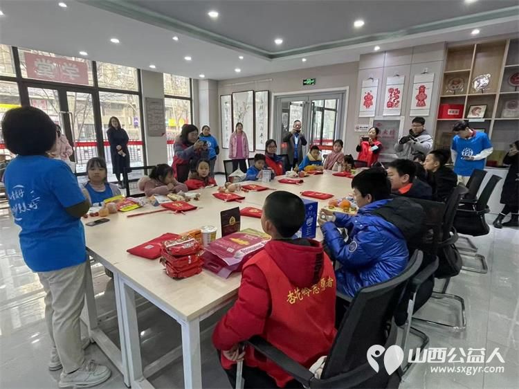 太原市儿童友好促进会,杏花岭区巨轮街道及富力华庭社区联合举办 把爱带回家真情暖童心 活动 - 第4张 - 山西公益人 太原市儿童友好促进会,杏花岭区巨轮街道及富力华庭社区联合举办 把爱带回家真情暖童心 活动 - 第4张