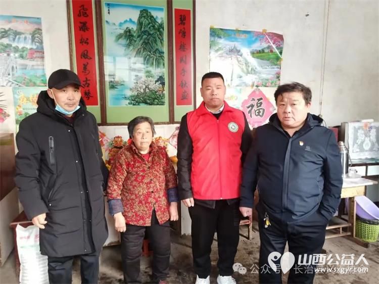 走访慰问送温暖浓浓关怀显真情 长治市上党区义工协会开展春节前走访慰问困难老人活动送上慰问品米面油 - 第1张 - 山西公益人 走访慰问送温暖浓浓关怀显真情 长治市上党区义工协会开展春节前走访慰问困难老人活动送上慰问品米面油 - 第1张