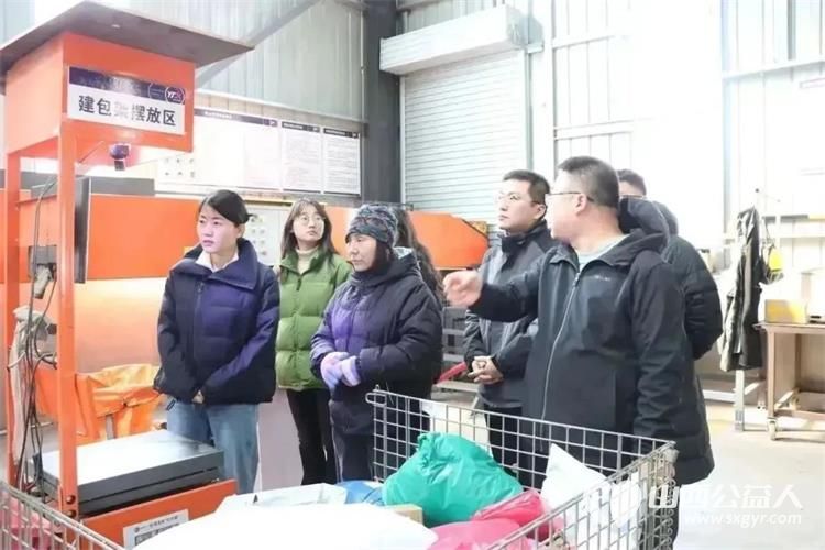 共青团离石区委 区青联走进吕梁圆通快递公司开展2024年“快递从业青年服务月”活动捐赠了方便面烤馍片等爱心物资 - 第3张 - 山西公益人 共青团离石区委 区青联走进吕梁圆通快递公司开展2024年“快递从业青年服务月”活动捐赠了方便面烤馍片等爱心物资 - 第3张