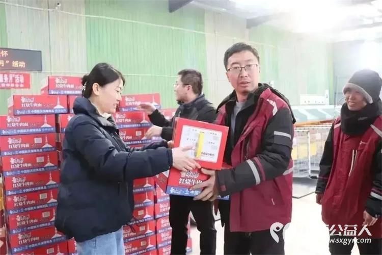 共青团离石区委 区青联走进吕梁圆通快递公司开展2024年“快递从业青年服务月”活动捐赠了方便面烤馍片等爱心物资 - 第7张 - 山西公益人 共青团离石区委 区青联走进吕梁圆通快递公司开展2024年“快递从业青年服务月”活动捐赠了方便面烤馍片等爱心物资 - 第7张