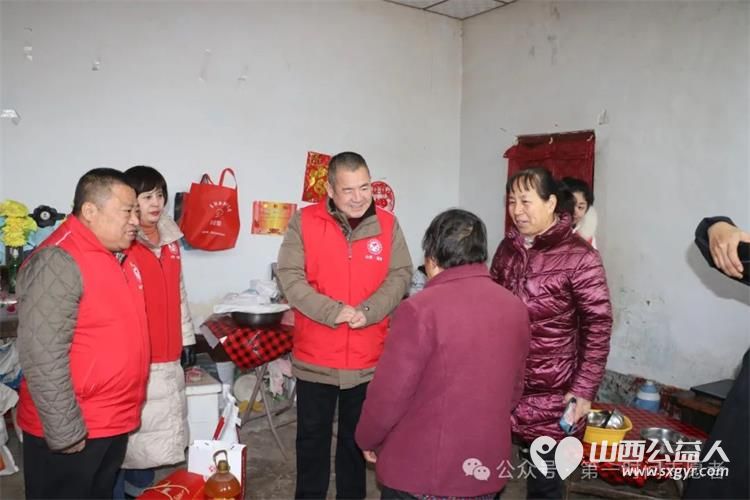 红红火火过大年盐湖区第一时间志愿者协会为残疾家庭孤寡老人困境儿童送上温暖的关怀爱心人士任文博捐款2500元购买慰问品 - 第7张