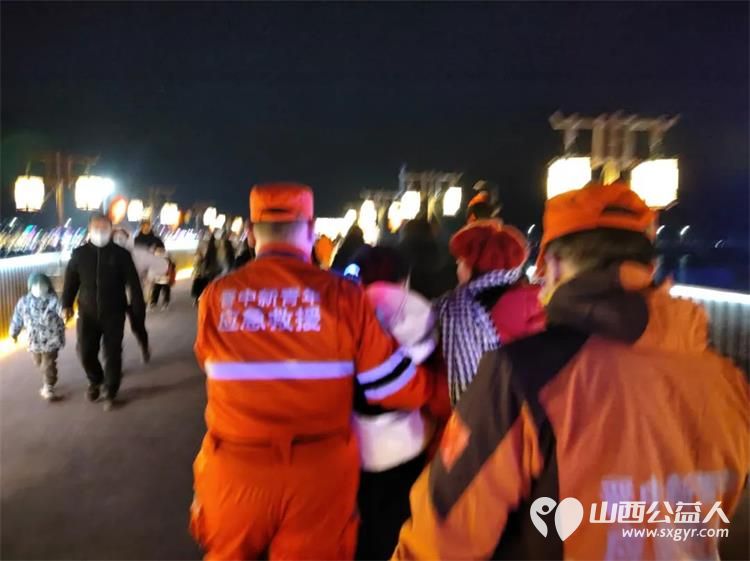 青春奉献我在岗.春节服务不打烊 晋中新青年高校志愿者联合服务中心在“榆次区莲花湾景区”开展助力文明旅游志愿活动 - 第9张