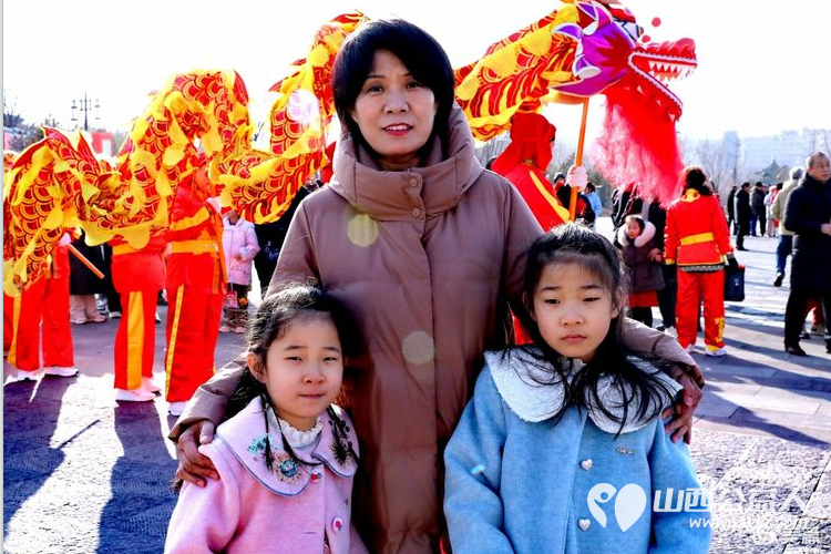 我们的节日 欢歌笑语过春节齐心协力谱新篇 山西省.省城学雷锋志愿者服务总团双塔公园大拜年 - 第21张 - 山西公益人 我们的节日 欢歌笑语过春节齐心协力谱新篇 山西省.省城学雷锋志愿者服务总团双塔公园大拜年 - 第21张