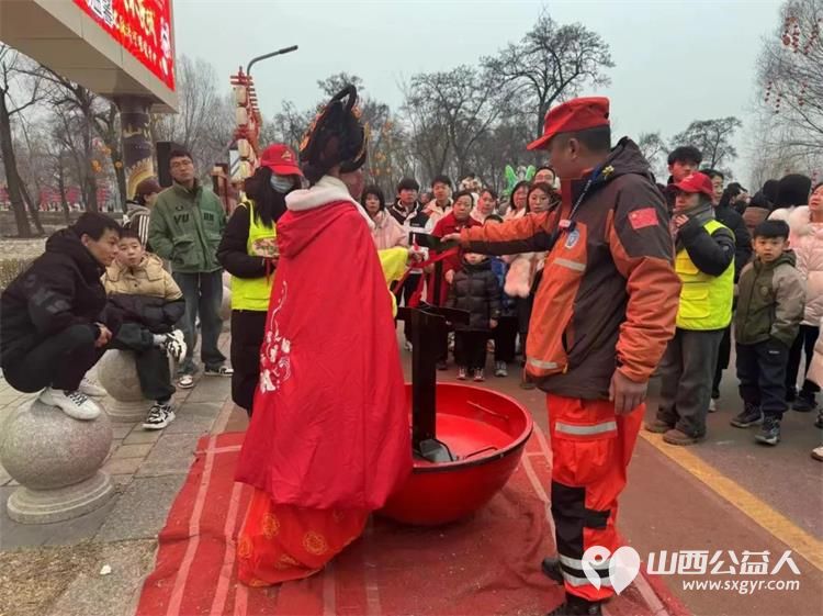春节我在岗服务不打烊 晋中新青年高校志愿者联合服务中心春节假期在莲花湾景区开展助力旅游志愿服务活动 - 第3张 - 山西公益人 春节我在岗服务不打烊 晋中新青年高校志愿者联合服务中心春节假期在莲花湾景区开展助力旅游志愿服务活动 - 第3张