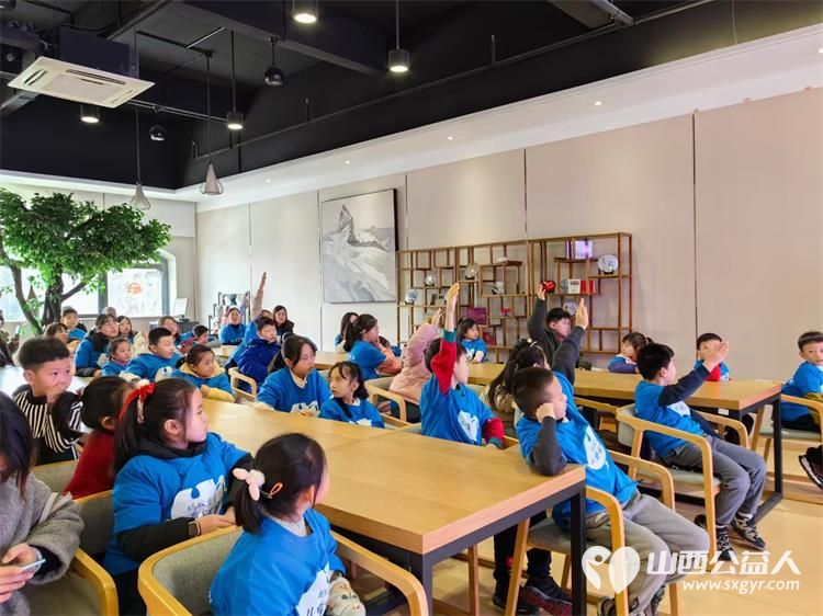 长治蚂蚁力量儿童义工团组织小志愿者去山西银行长治分行培养孩子的财商理念 - 第2张