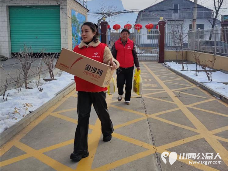 长治市圆梦公益协会组织志愿者元宵节去黄崖洞敬老院看望慰问爷爷奶奶 - 第5张