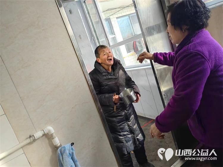 长治市圆梦公益协会组织志愿者元宵节去黄崖洞敬老院看望慰问爷爷奶奶 - 第7张