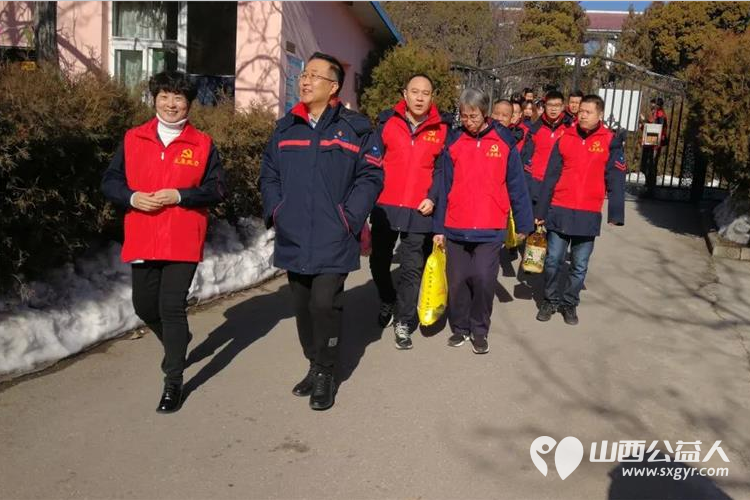 太原市热力集团晋源分公司来源缘圆老年公寓开展弘扬雷锋精神情系老人冷暖的公益活动还为老人们带来了米面油苹果慰问品 - 第2张 - 山西公益人 太原市热力集团晋源分公司来源缘圆老年公寓开展弘扬雷锋精神情系老人冷暖的公益活动还为老人们带来了米面油苹果慰问品 - 第2张