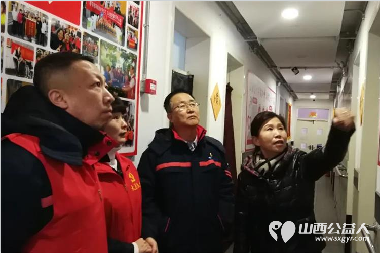 太原市热力集团晋源分公司来源缘圆老年公寓开展弘扬雷锋精神情系老人冷暖的公益活动还为老人们带来了米面油苹果慰问品 - 第6张 - 山西公益人 太原市热力集团晋源分公司来源缘圆老年公寓开展弘扬雷锋精神情系老人冷暖的公益活动还为老人们带来了米面油苹果慰问品 - 第6张