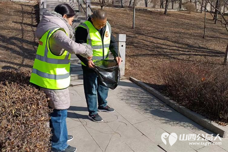 文水县爱心帮扶志愿者协会组织志愿者参加保护文峪河维护文水城环境卫生活动 - 第2张 - 山西公益人 文水县爱心帮扶志愿者协会组织志愿者参加保护文峪河维护文水城环境卫生活动 - 第2张