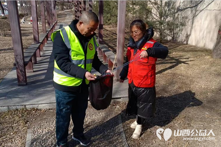 文水县爱心帮扶志愿者协会组织志愿者参加保护文峪河维护文水城环境卫生活动 - 第6张 - 山西公益人 文水县爱心帮扶志愿者协会组织志愿者参加保护文峪河维护文水城环境卫生活动 - 第6张