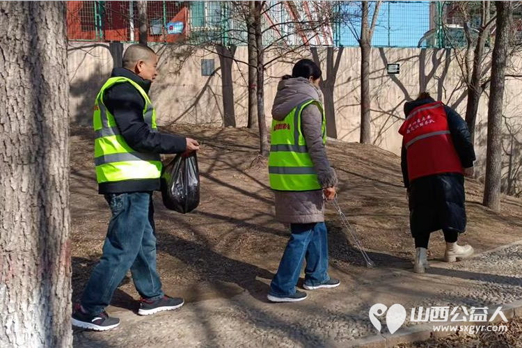 文水县爱心帮扶志愿者协会组织志愿者参加保护文峪河维护文水城环境卫生活动 - 第8张 - 山西公益人 文水县爱心帮扶志愿者协会组织志愿者参加保护文峪河维护文水城环境卫生活动 - 第8张