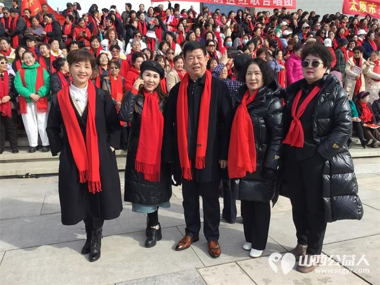 小店红歌合唱团一行赴山西大剧院西广场参加山西省合唱协会举办的《龙年龙城新春大联欢》活动 - 第2张
