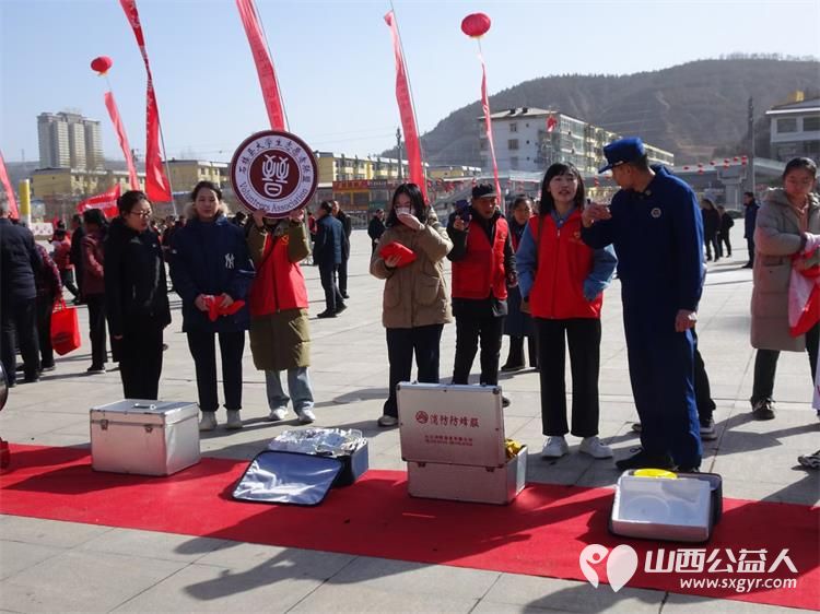 石楼县青年志愿者协会组织志愿者参加消防队消防灭火训练培训 - 第6张