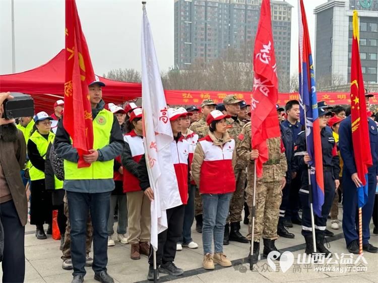 学雷锋纪念日，高平市红十字志愿者向过往群众宣传红十字应急救护知识传承红十字精神 - 第6张