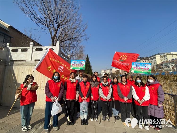 长治市阳光困境儿童帮扶协会、潞洲区常青街道角沿村开展清理河道保护护城河环保活动 - 第1张