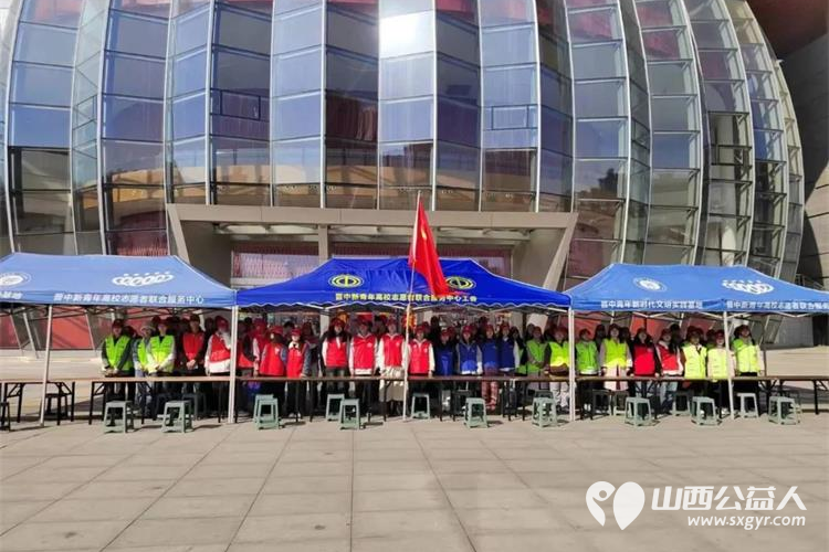 晋中市总工会团市委市文明办联合组织晋中市第一人民医院晋中新青年高校志愿者联合服务中心开展学雷锋.迎三八大型公益义诊志愿服务 - 第4张