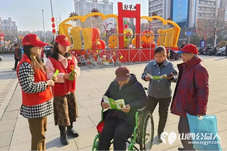 晋中市总工会团市委市文明办联合组织晋中市第一人民医院晋中新青年高校志愿者联合服务中心开展学雷锋.迎三八大型公益义诊志愿服务 - 第15张