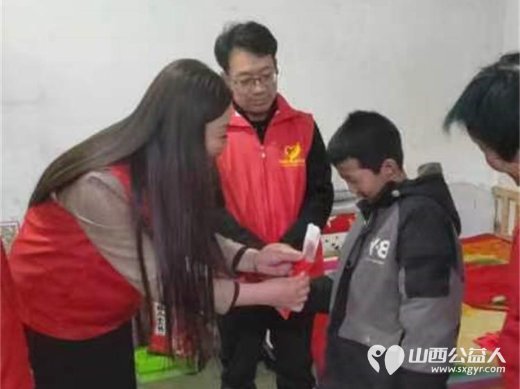 长治市思源公益协会对潞州区黄碾镇八名贫困儿童进行健康成长帮扶用爱温暖留守的心灵让困境儿童绽放笑容 - 第6张 - 山西公益人 长治市思源公益协会对潞州区黄碾镇八名贫困儿童进行健康成长帮扶用爱温暖留守的心灵让困境儿童绽放笑容 - 第6张