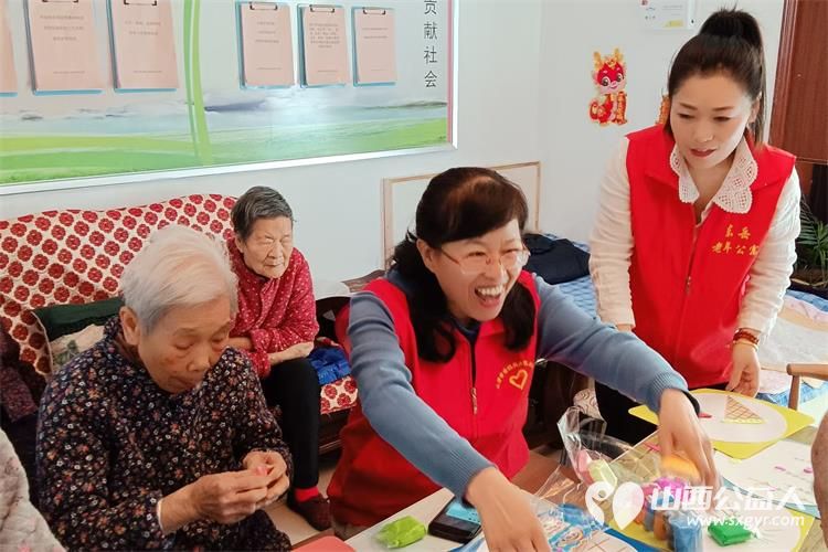 山西省省直机关后勤保障中心综改保障部一行来我东岳老年公寓慰问老人义务劳动创意手工制作击鼓传花等活动 - 第10张