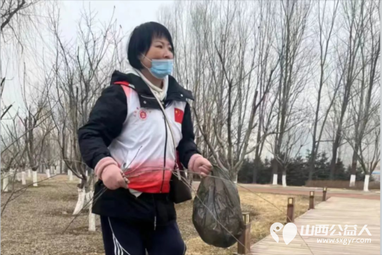 长治正能量公益协会正能量公益志愿者文明游园绿色环保漳泽湖湿地公园健步行清理公园卫生 - 第2张